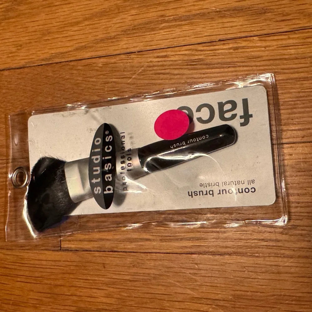 $3 BUNDLE ITEM NWT Studio Basics Contour Brush All Natural Bristle 2159 Black